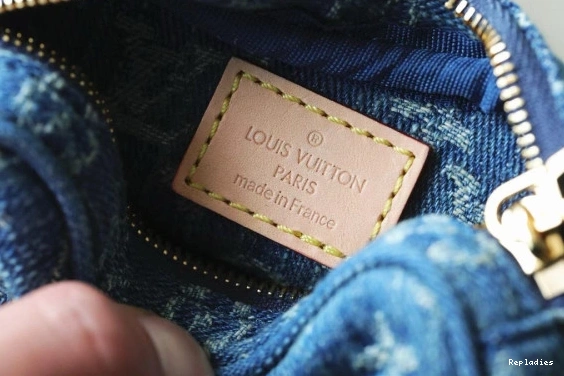 Cheap Croissant MM LOUIS VUITTON 0812